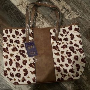 N. Gil brand cheetah purse